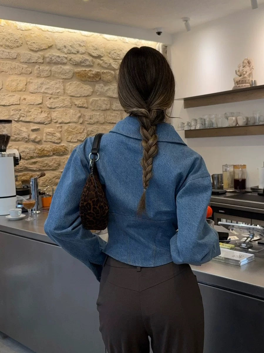 „Blue Essence“ – Edle Denim Bluse