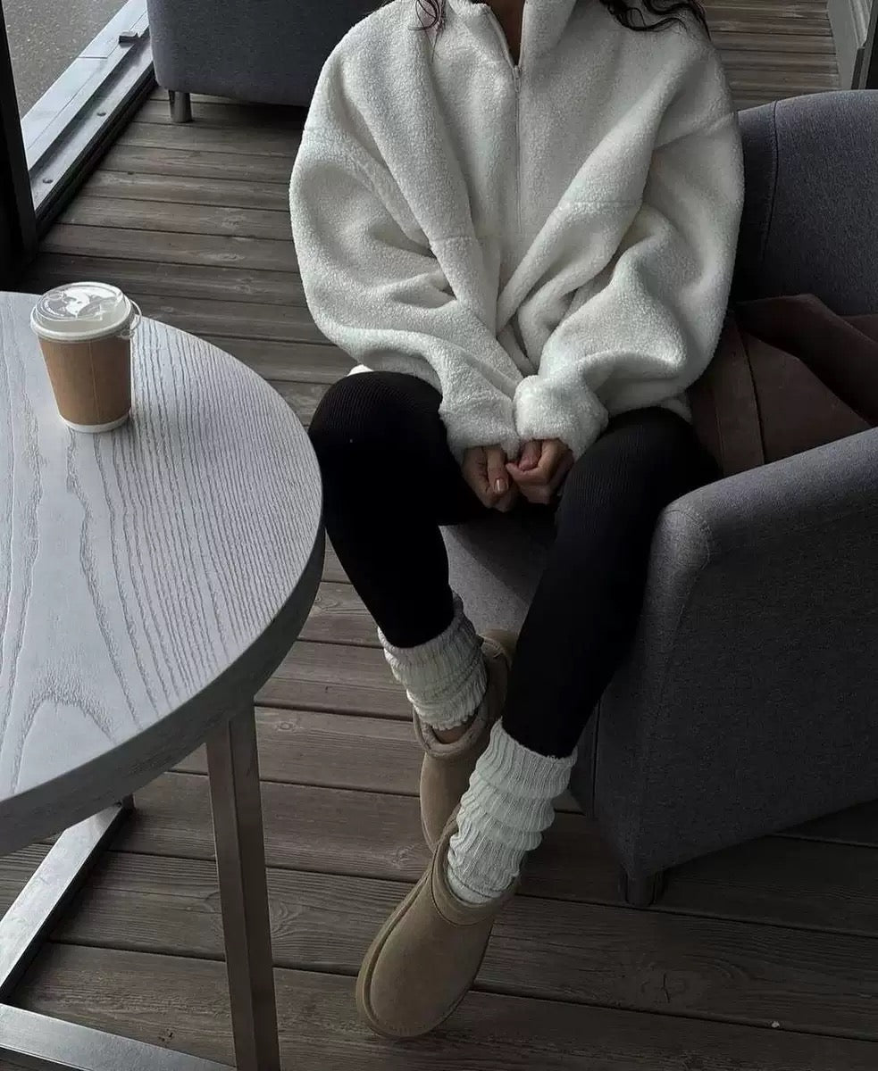 Oversized Sherpa Sweater – Minimal Look