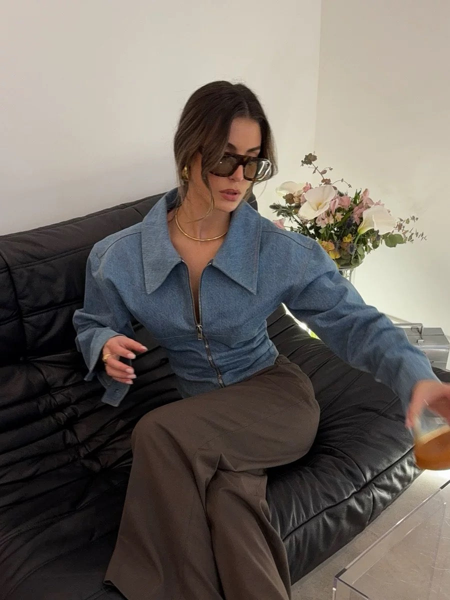 „Blue Essence“ – Edle Denim Bluse