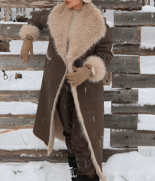 Wintermantel mit Fellkragen