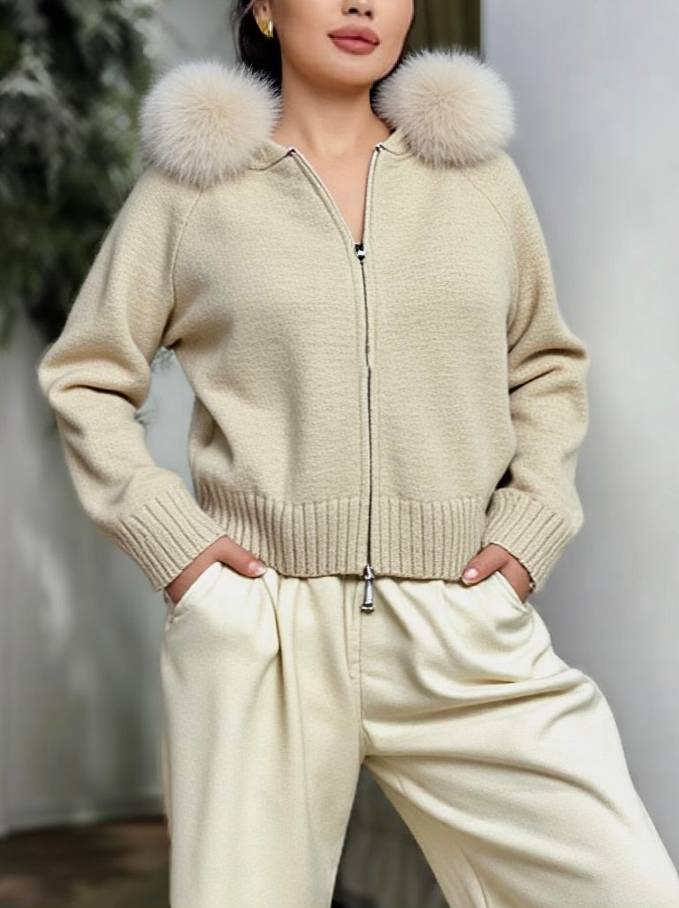 Winter Knit mit Fellkapuze