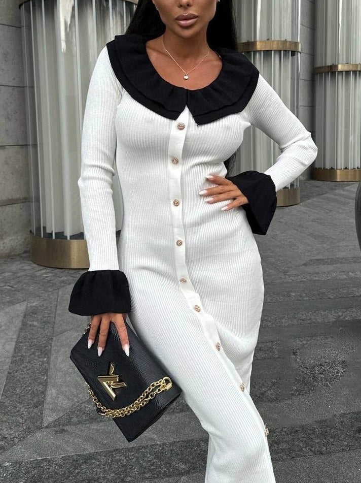 Figurbetontes Strickkleid mit Rüschenärmeln