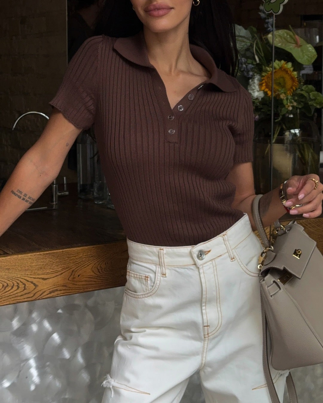 Kurzärmeliger Polokragen-Strickpullover – Klassisch & stilvoll